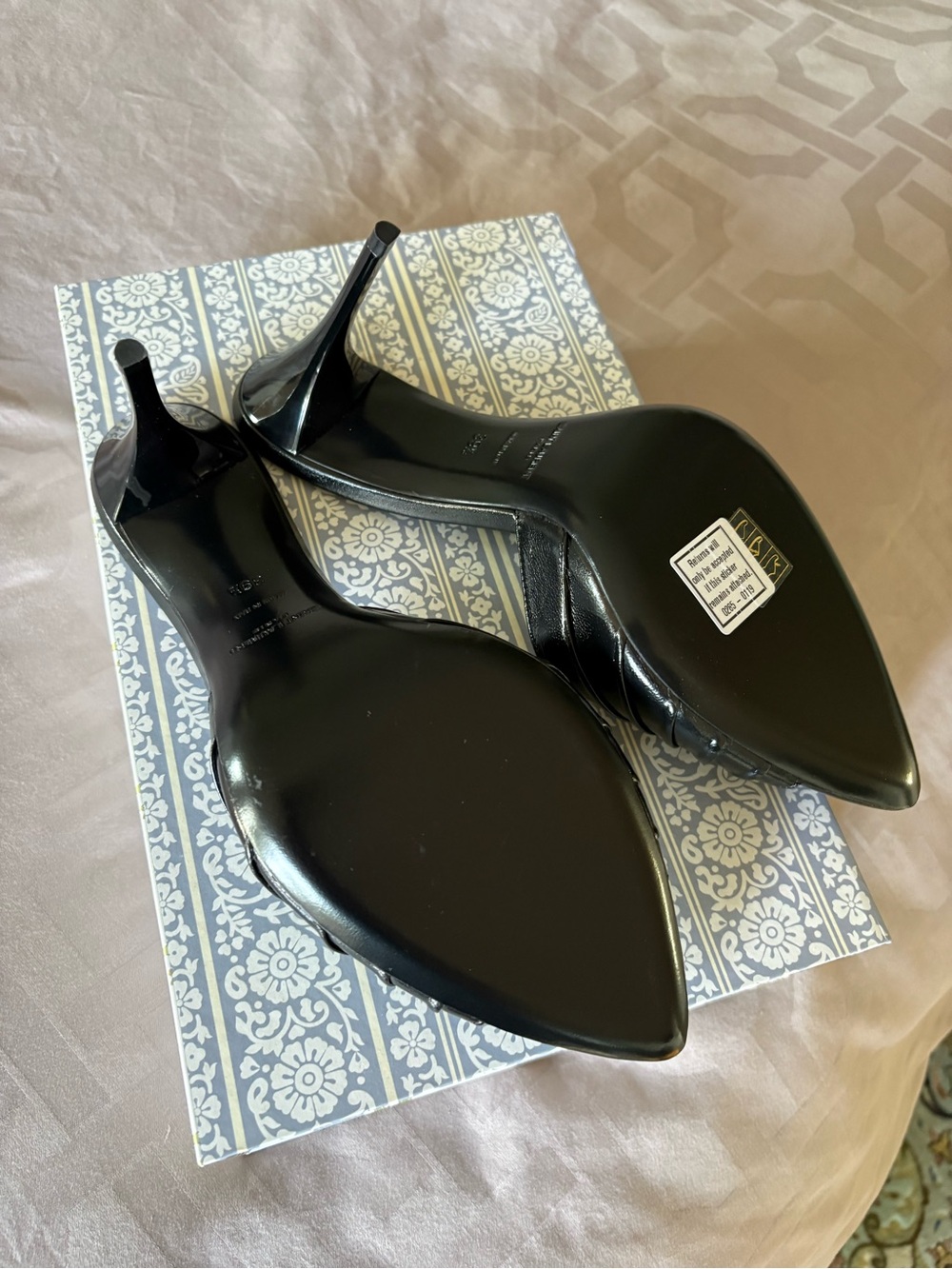 Removing 10/12 | Saint Laurent Babylone Mules in Smooth Leather Black EU 39. - Picture 4 of 7